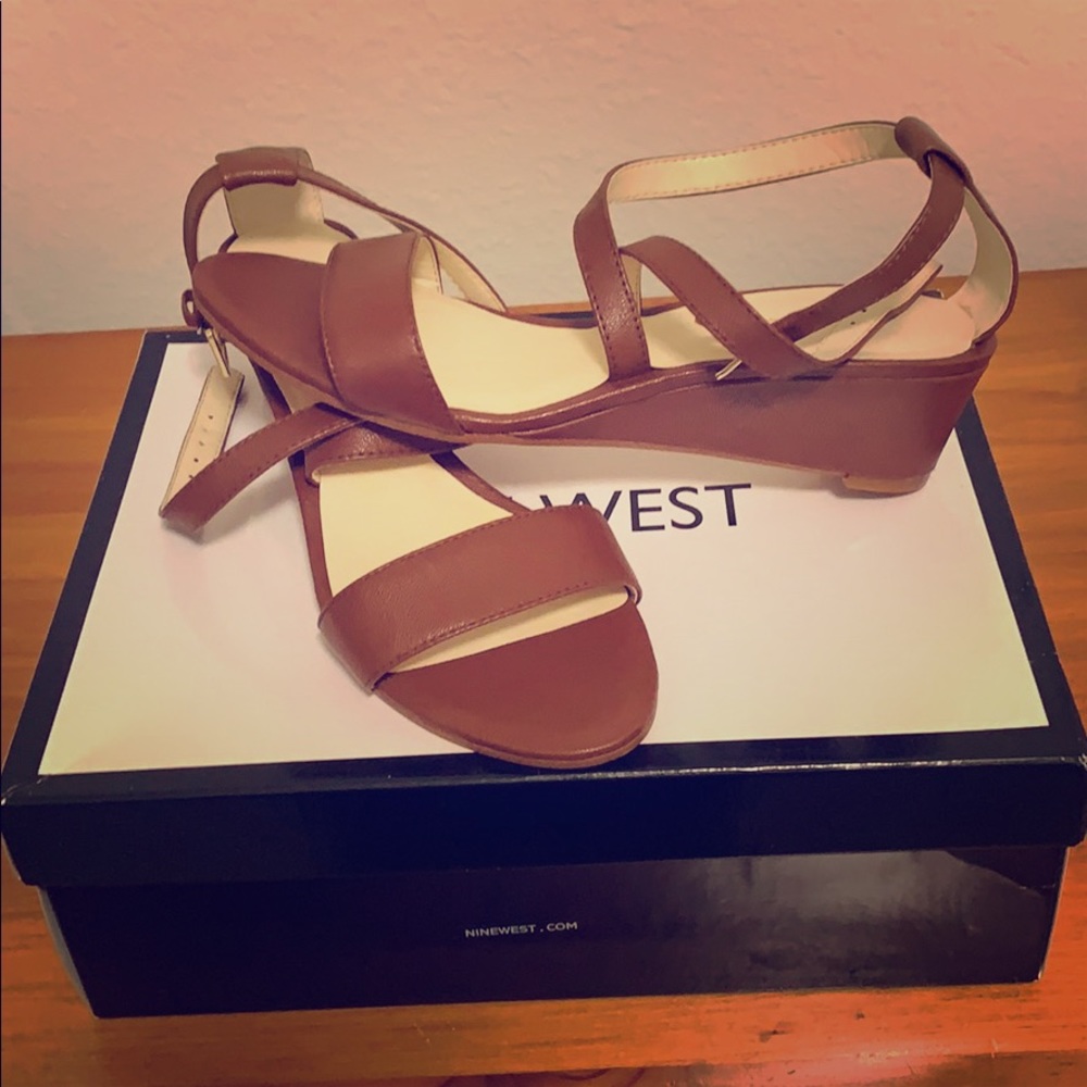 Size 8 Tan Nine West wedges